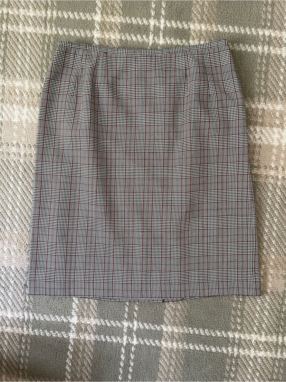Bundle of 3 pencil skirts Banana Republic Talbots Liz Claiborne Villager 8-10 - Picture 4 of 7